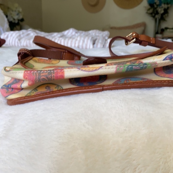 Dooney &Bourke - Picture 4 of 8